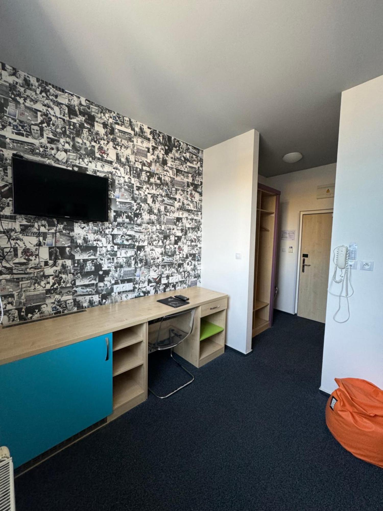 Sport Hotel Sletiste Kladno Extérieur photo