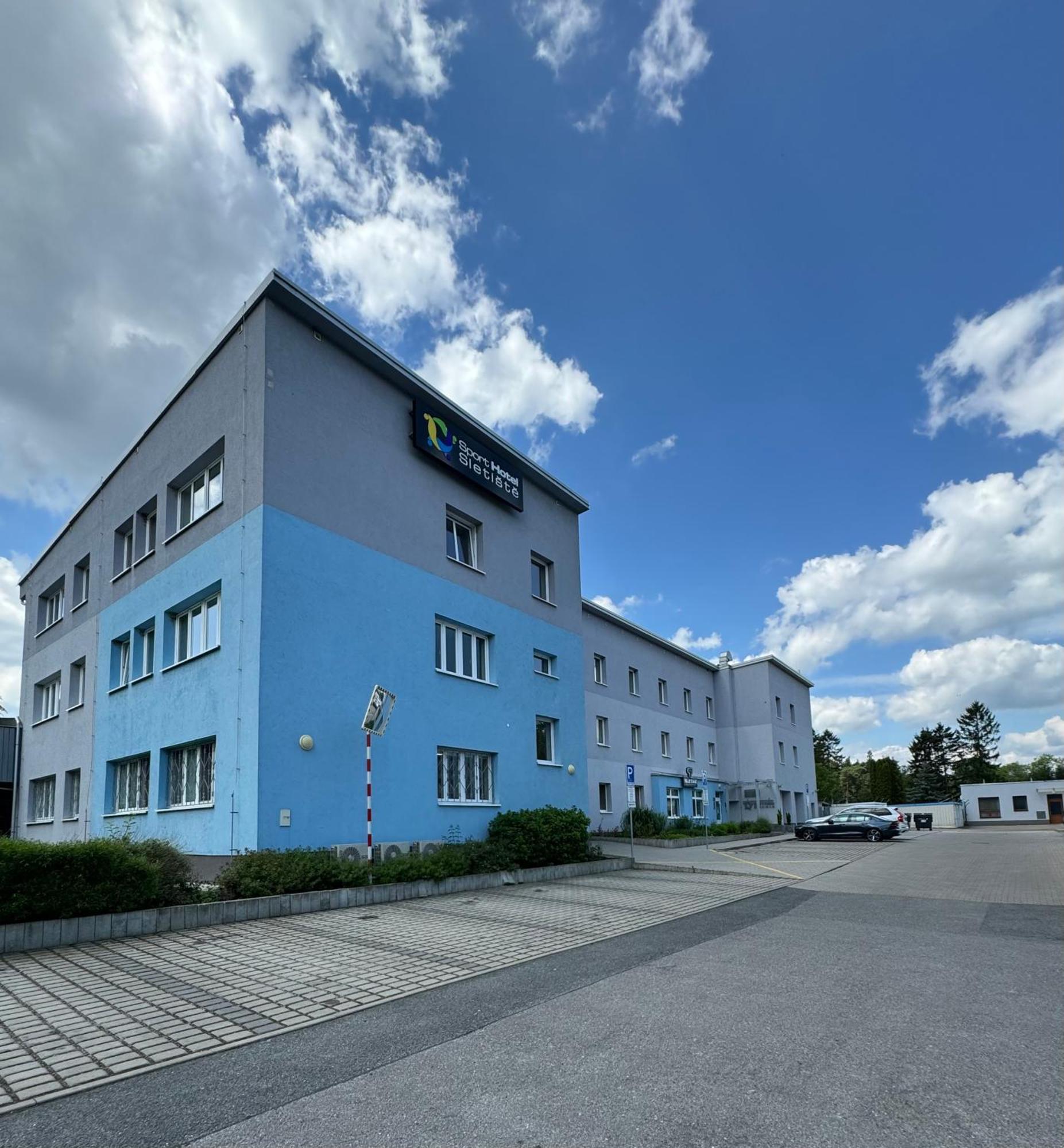 Sport Hotel Sletiste Kladno Extérieur photo