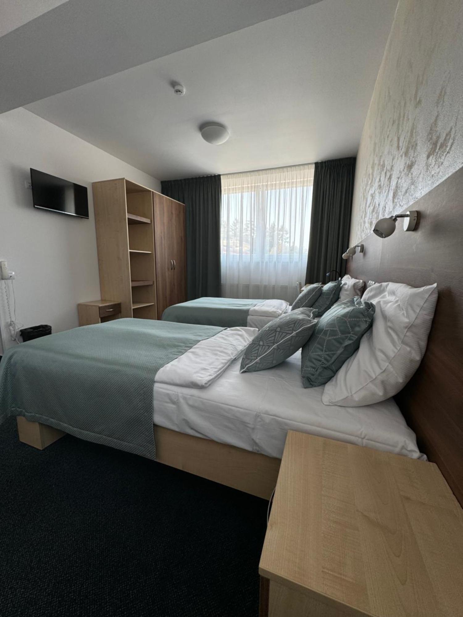 Sport Hotel Sletiste Kladno Extérieur photo