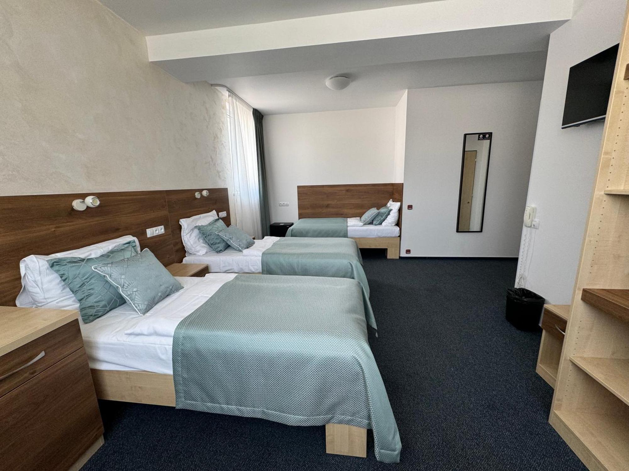 Sport Hotel Sletiste Kladno Extérieur photo