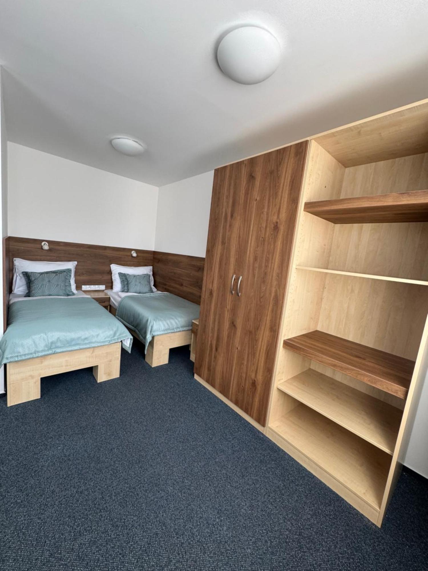 Sport Hotel Sletiste Kladno Extérieur photo
