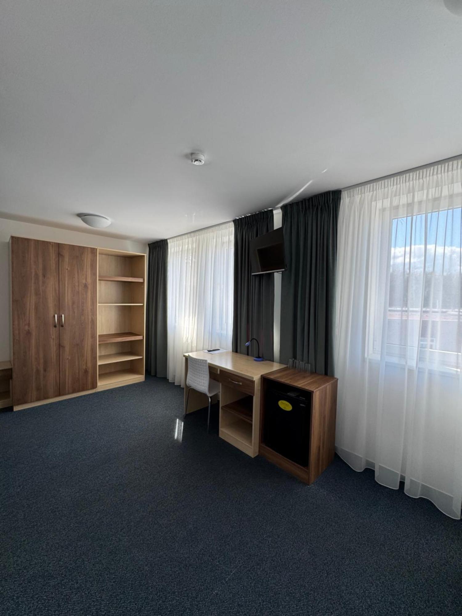 Sport Hotel Sletiste Kladno Extérieur photo