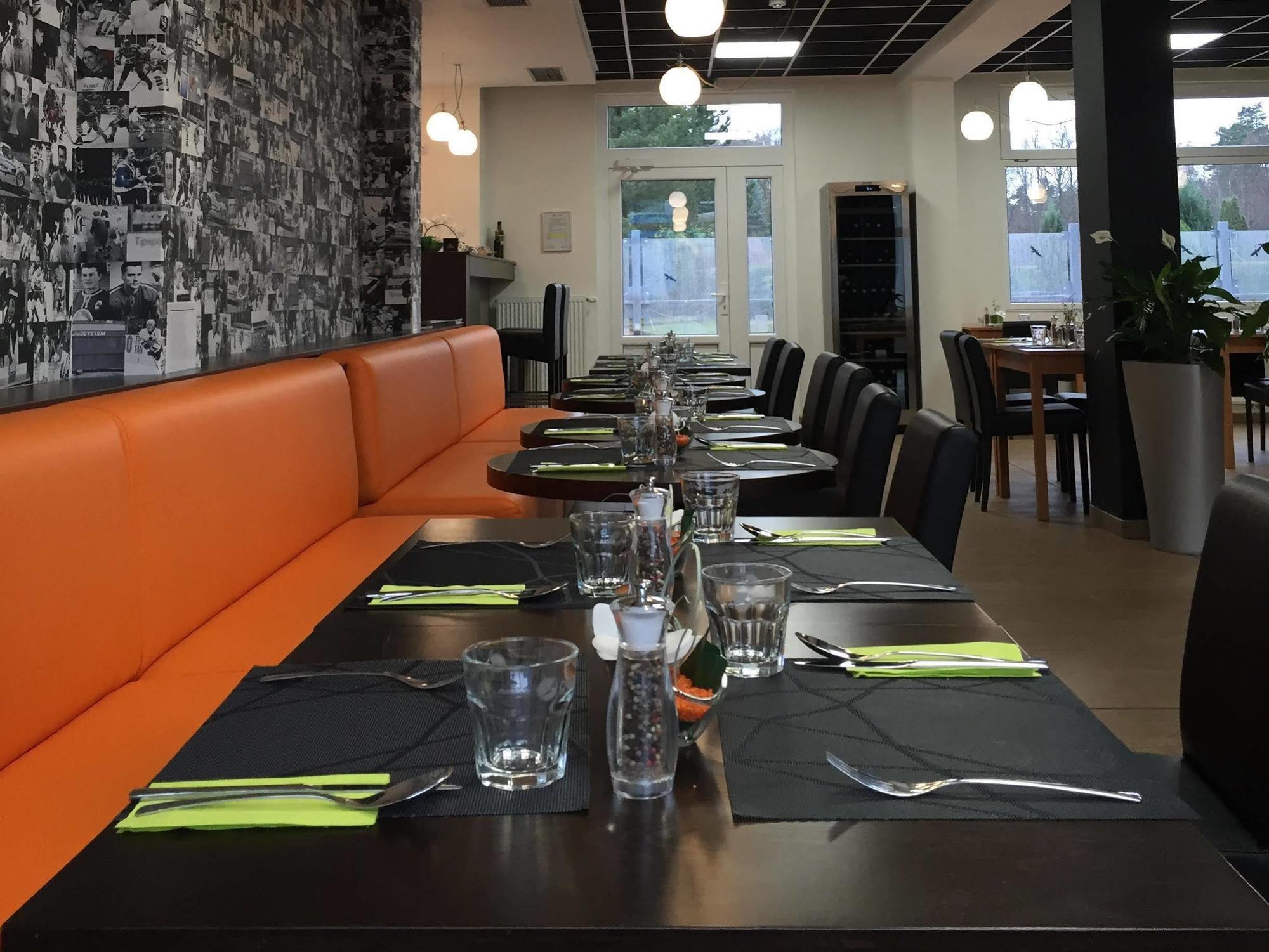 Sport Hotel Sletiste Kladno Extérieur photo